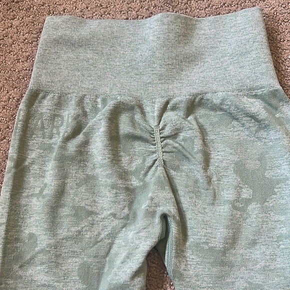 Gymshark Camo Seamless Leggings - Green XS - Picture 2 of 5
